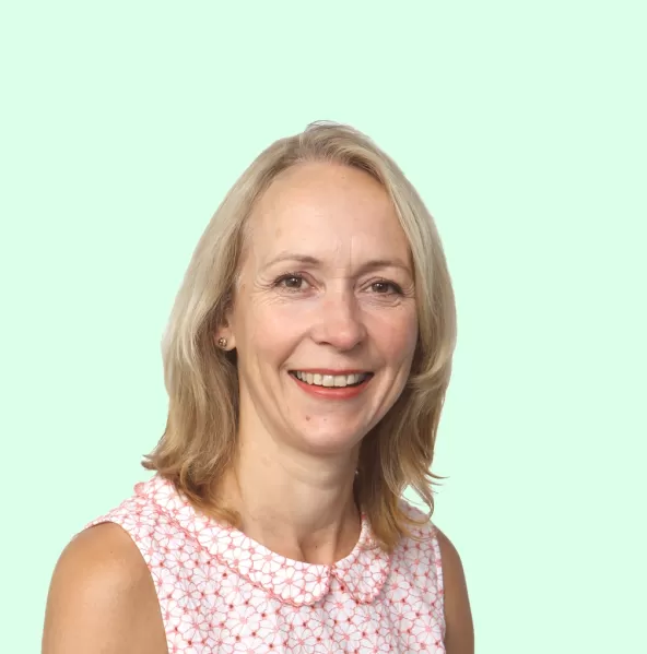 Elen Mars headshot with Green Background
