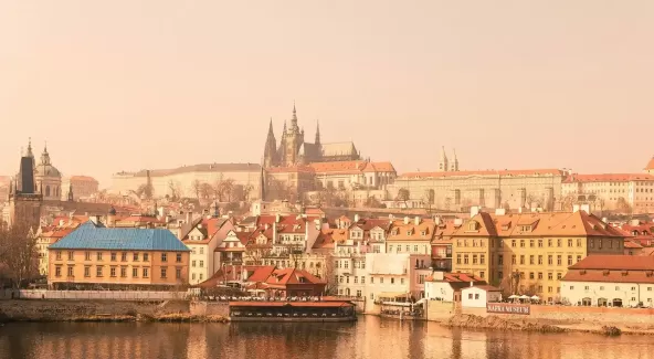 countries,-czech,-global-payroll.webp